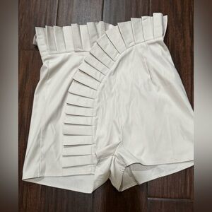 Chic White Pleated Shorts